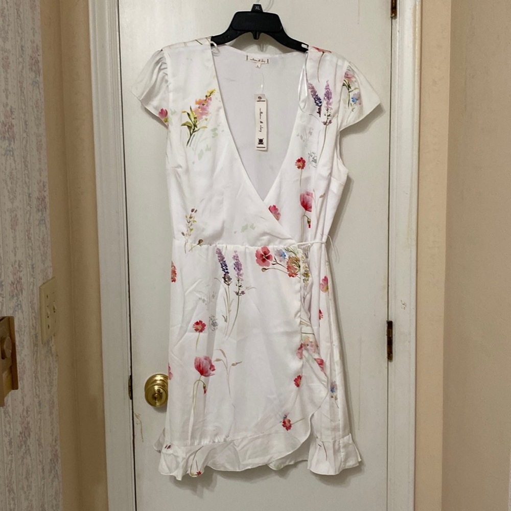 Willow & Clay Marin Floral Wrap Dress Large NWT